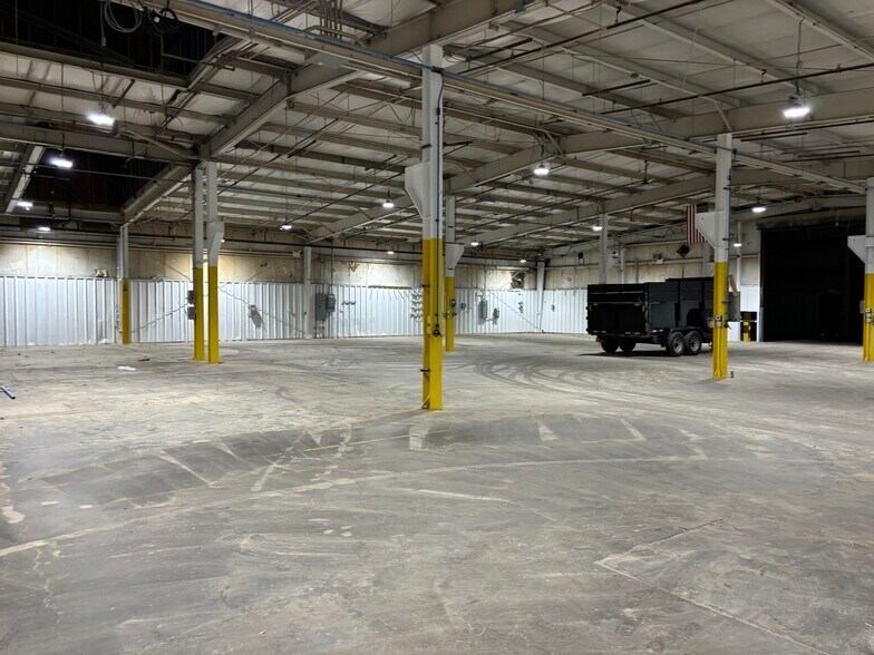 More Photos Of 200 W 8th St, Lansdale Manufacturing For Sale