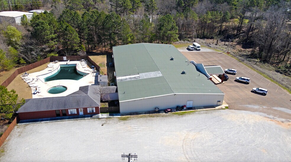 More Photos Of 3903 S Lamar Blvd, Oxford General Retail For Sale