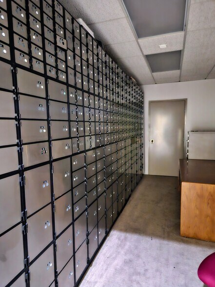 More Photos Of 113 W Public Sq, Glasgow Office For Sale
