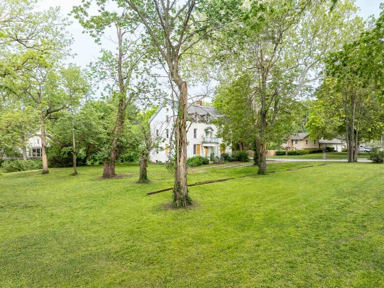 More Photos Of 414 E Cedar St, Olathe Apartments For Sale