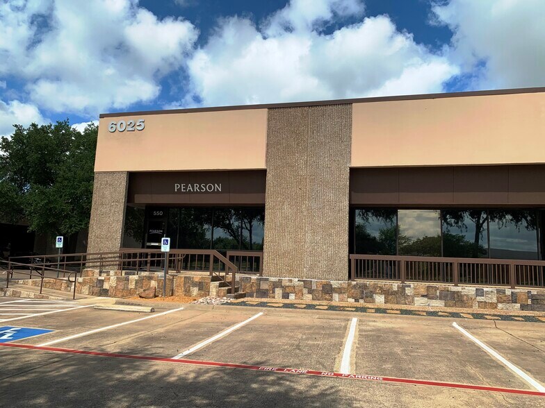 More Photos Of 2900 Gateway Dr, Irving Light Distribution For Lease