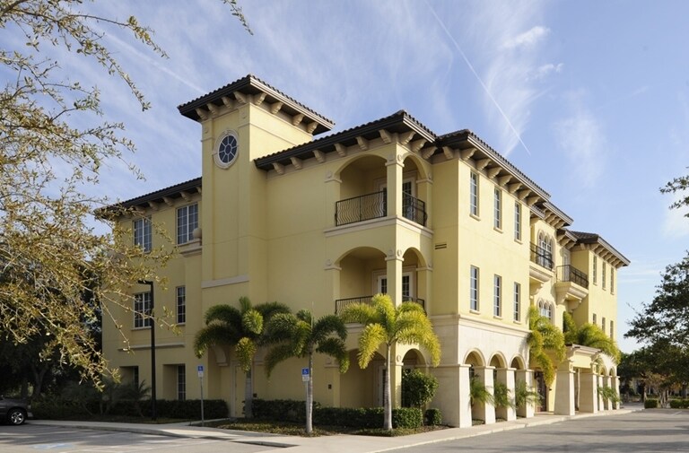 More Photos Of 2639 Fruitville Rd, Sarasota Medical For Sale