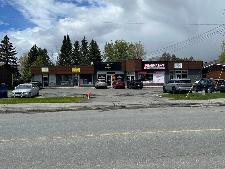 Primary Photo Of 829 Notre Dame St, Embrun Storefront Retail Residential For Sale