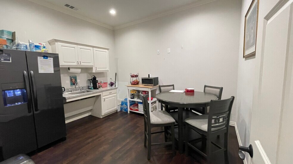 More Photos Of 8668 John Hickman Pky, Frisco Medical For Sale