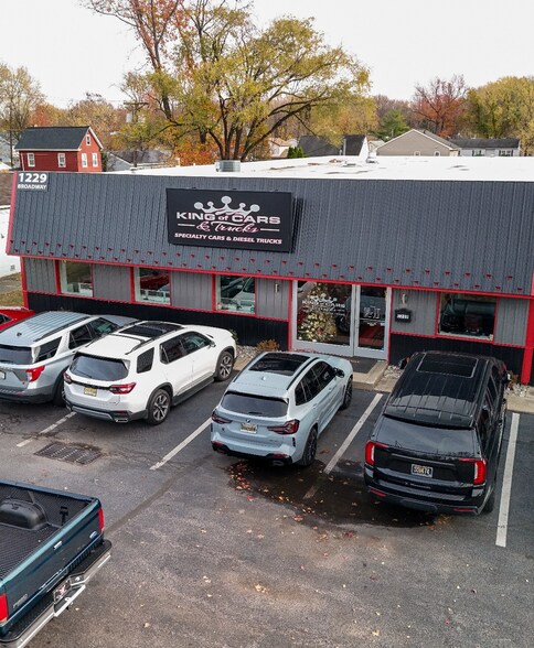 More Photos Of 1229 Broadway Ave, Deptford Warehouse For Sale