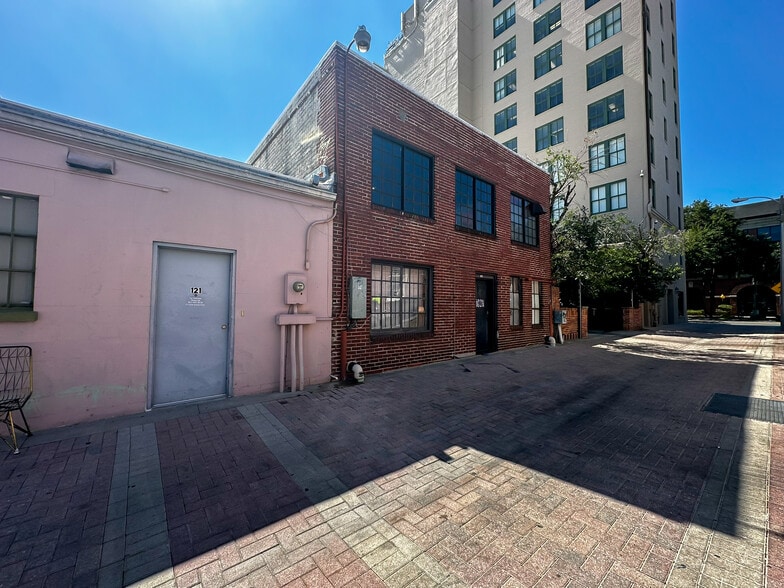 More Photos Of 121 S Kentucky Ave, Lakeland Storefront For Lease