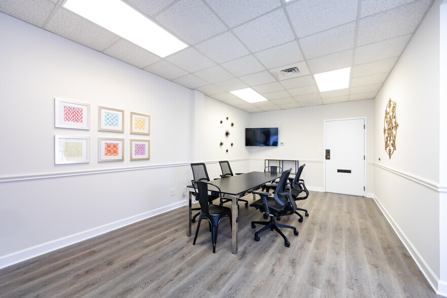 More Photos Of 10801 Johnston Rd, Charlotte Office For Lease
