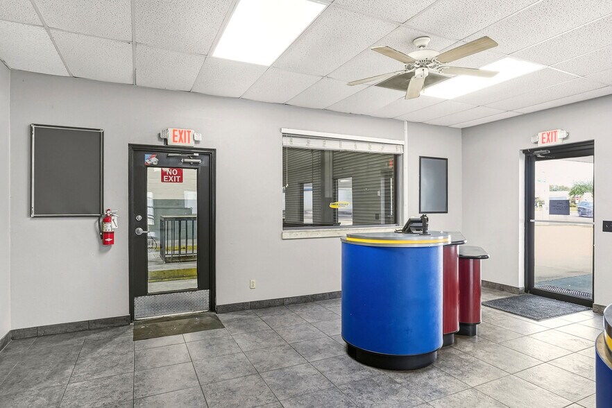 More Photos Of 1803 3rd St Sw, Winter Haven General Retail For Lease