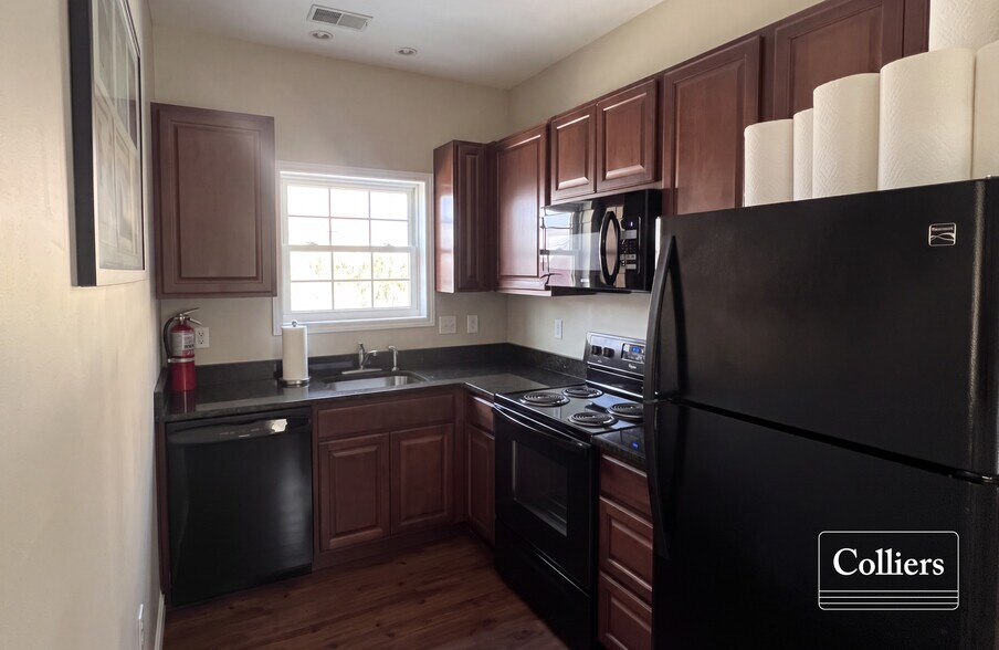 More Photos Of 235 Huger St, Charleston Storefront Retail Office For Sale