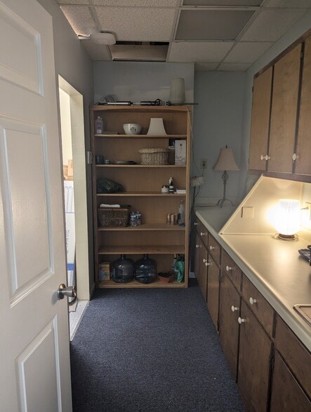 More Photos Of 555 Research Dr, Athens Office For Sale