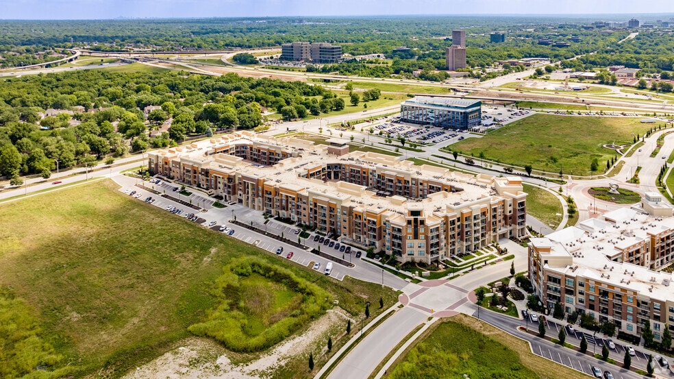 More Photos Of 10401 College Blvd, Overland Park Apartments For Lease