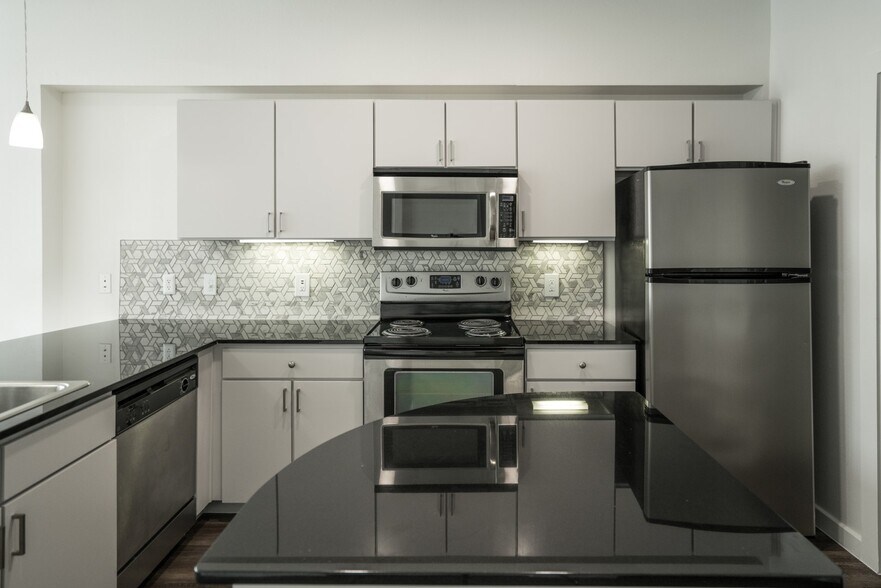 More Photos Of 127 E Riverside Dr, Austin Apartments For Lease