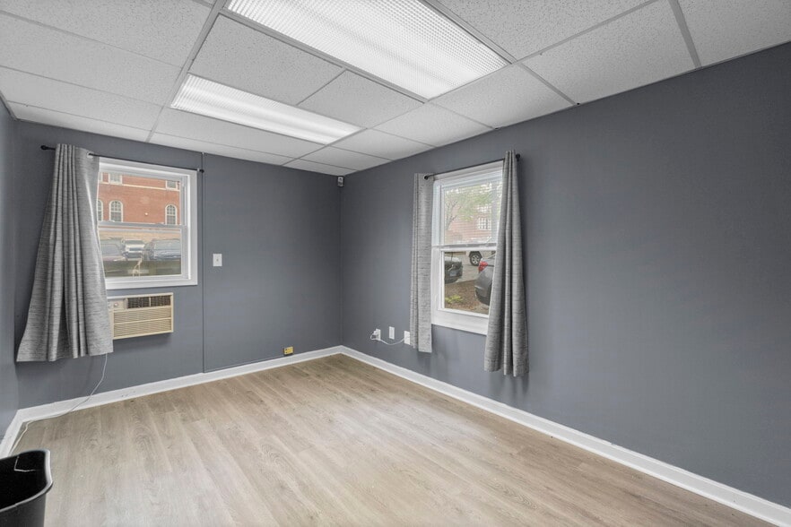 More Photos Of 300 Allegheny Ave, Towson Office For Sale