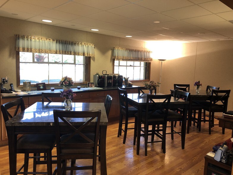 More Photos Of 56495 Grand River Ave, New Hudson Warehouse For Sale