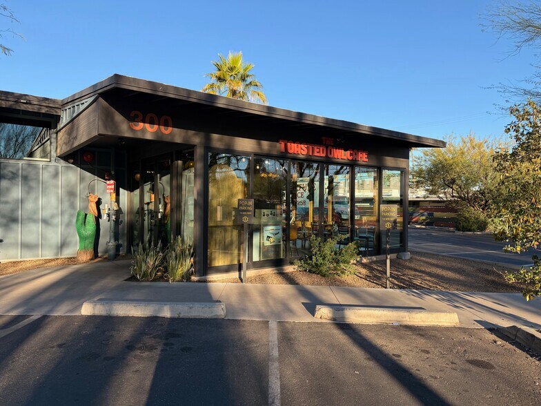 More Photos Of 300 W Camelback Rd, Phoenix Storefront Retail Office For Sale