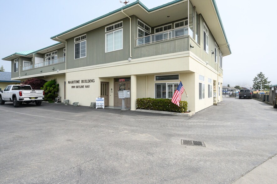More Photos Of 1909 Skyline Way, Anacortes Marina For Sale