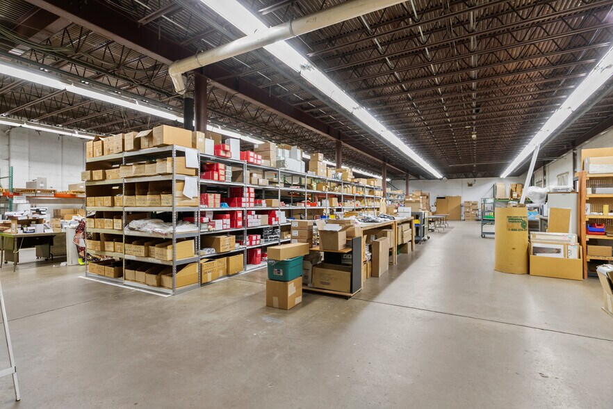 More Photos Of 976 W Minnehaha Ave, Saint Paul Warehouse For Sale
