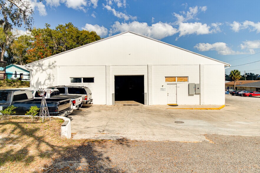 More Photos Of 103 Highland St, Orange City Warehouse For Sale
