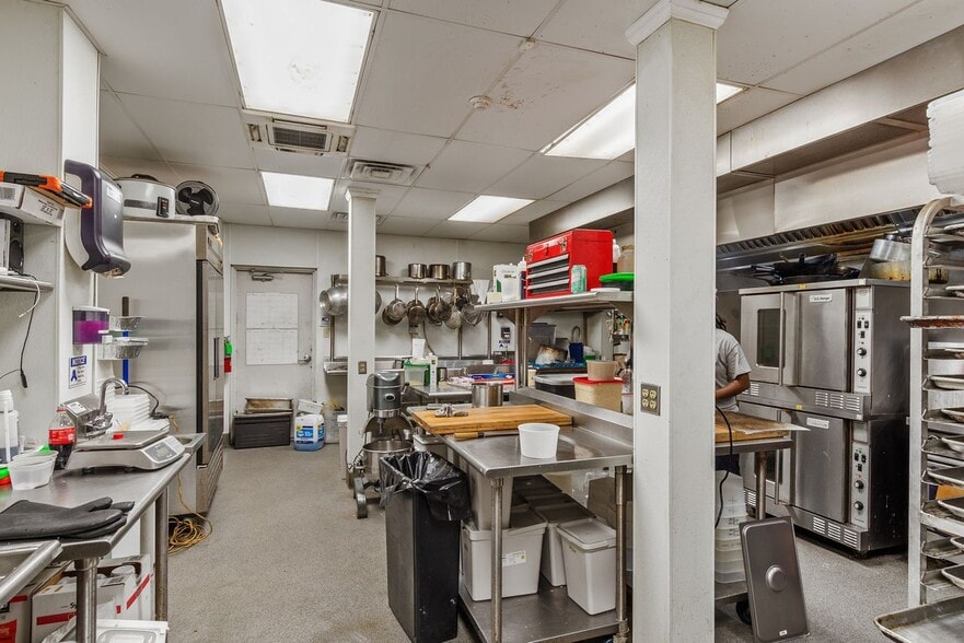 Primary Photo Of 730 Dublin St, New Orleans Restaurant For Lease