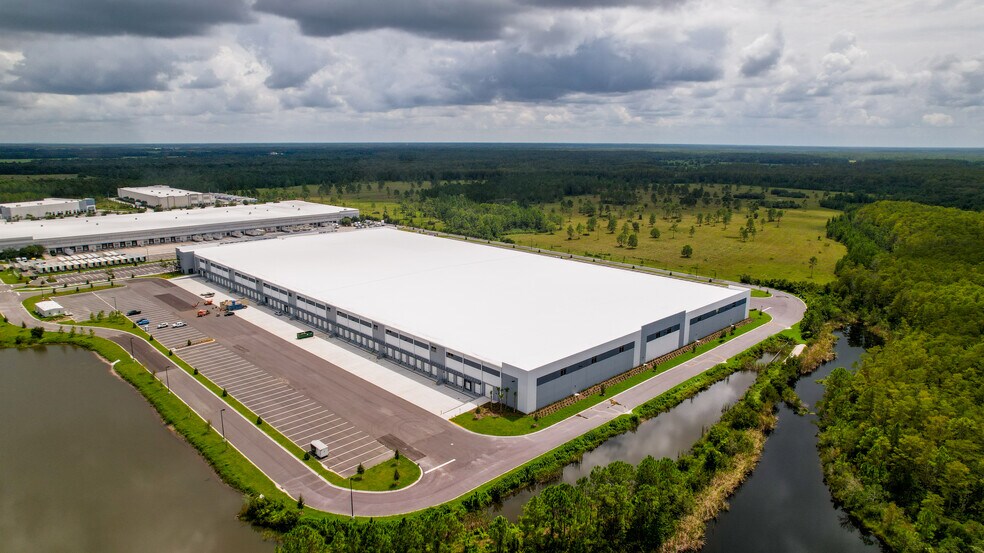 More Photos Of 8660 Transport Dr, Orlando Warehouse For Lease