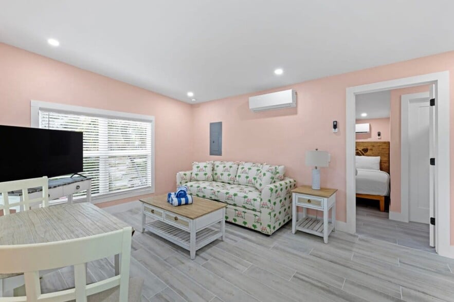 More Photos Of 706 Donax St, Sanibel Hotel For Sale