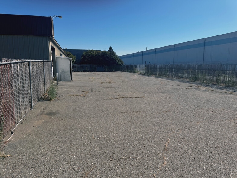 More Photos Of 2967 Coors Ct, Santa Rosa Warehouse For Lease
