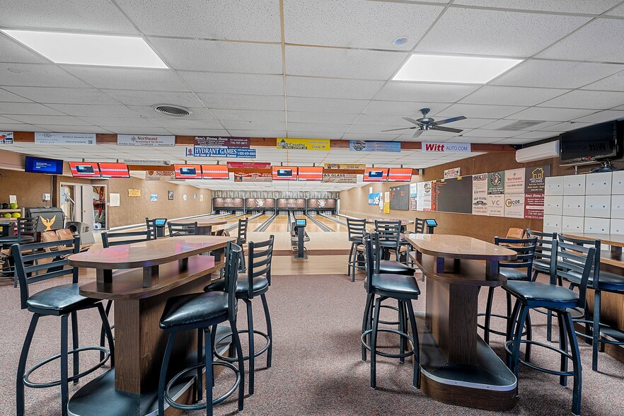 More Photos Of 326 Main St, Wausaukee Bowling Alley For Sale