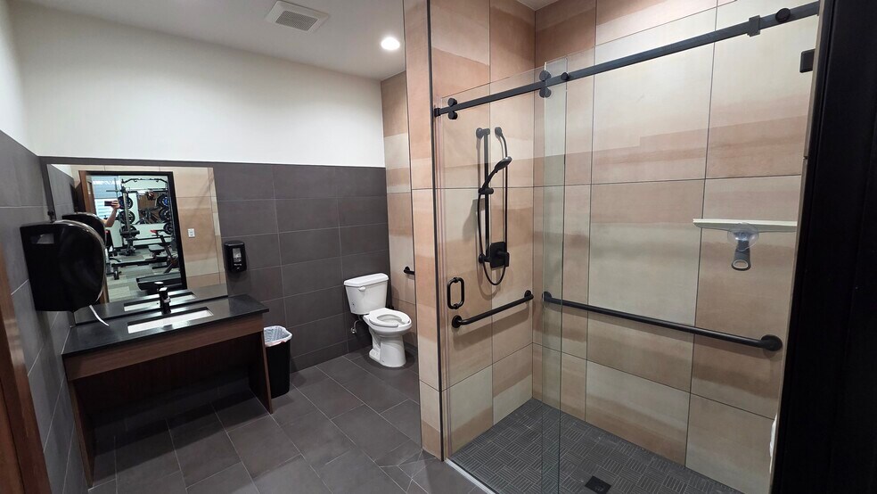 More Photos Of 1570 Elk Creek Dr, Idaho Falls Office For Lease