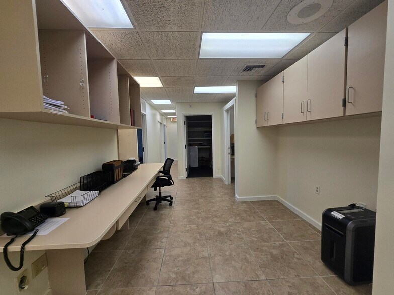 More Photos Of 4091 Colonial Blvd, Fort Myers Office Residential For Sale