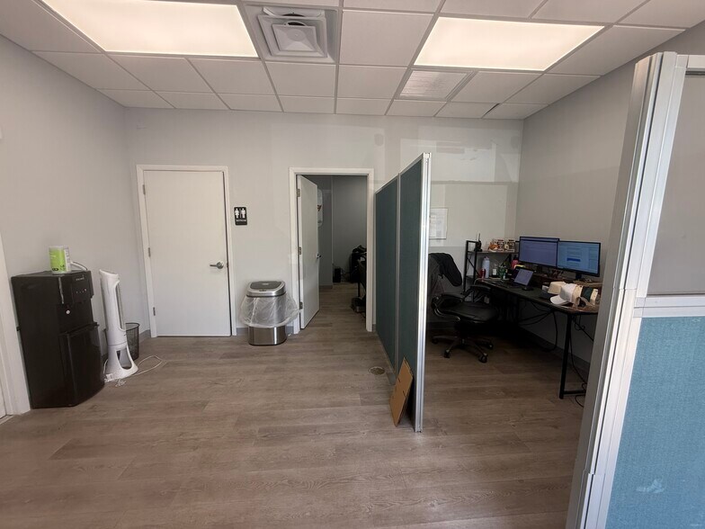 More Photos Of 11729 Uradco Pl, San Antonio Industrial For Lease