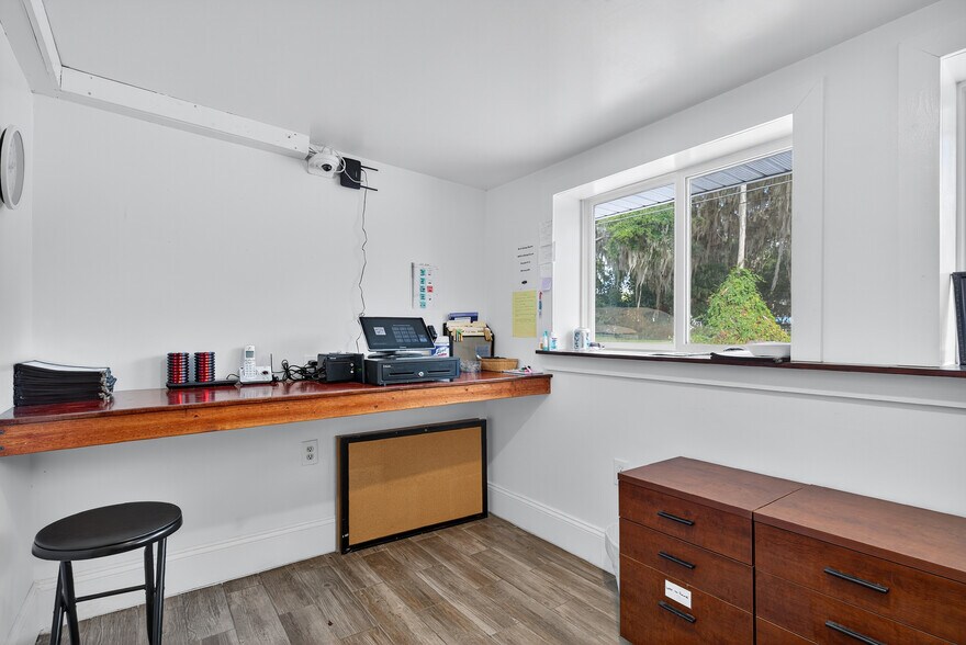 More Photos Of 765 3rd Ave, Welaka Restaurant For Sale