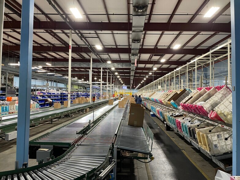 More Photos Of 248 Tupperware Rd, Hemingway Manufacturing For Sale