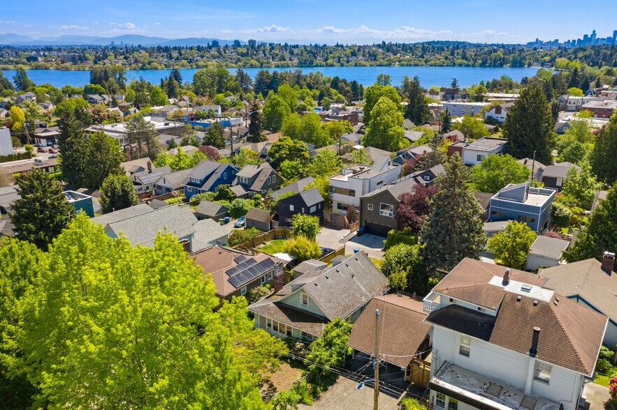 More Photos Of 911 N 77th St, Seattle Land For Sale
