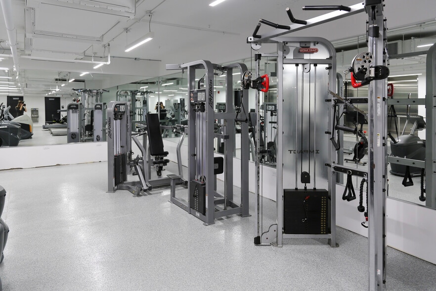 More Photos Of 732 W Randolph St, Chicago Unknown For Lease