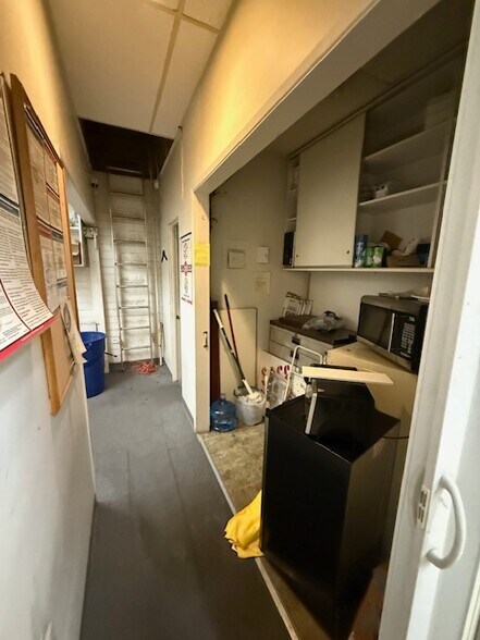 More Photos Of 7881 Santa Monica Blvd, West Hollywood Restaurant For Lease