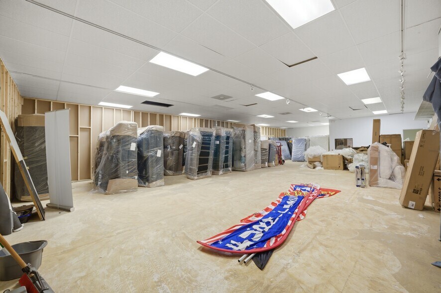 More Photos Of 6542 E Virginia Beach Blvd, Norfolk Freestanding For Sale