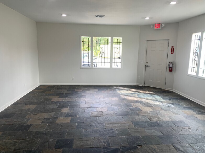 More Photos Of 4300-4304 Plymouth St, Jacksonville Unknown For Lease