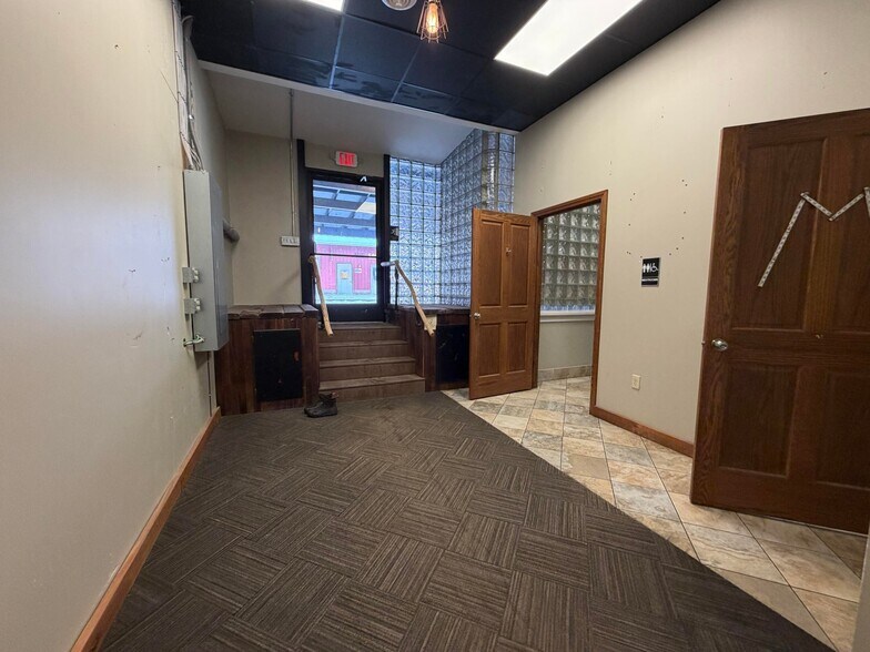 More Photos Of 103 N Fraley St, Kane Restaurant For Sale