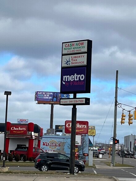 More Photos Of 16443-16461 Harper Ave, Detroit Freestanding For Lease