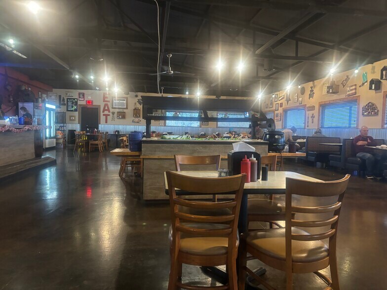 More Photos Of 8329 N Council Ave, Blanchard Restaurant For Lease