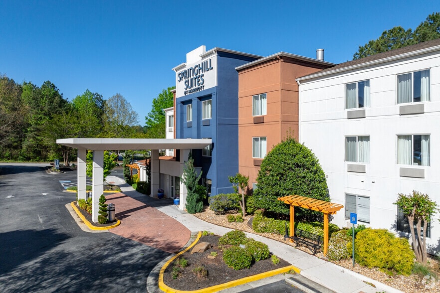 More Photos Of 960 Bob Arnold Blvd, Lithia Springs Hotel For Sale
