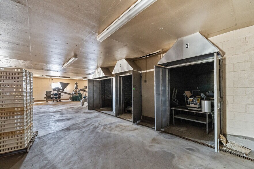 More Photos Of 82291 Avenue 61, Thermal Distribution For Sale