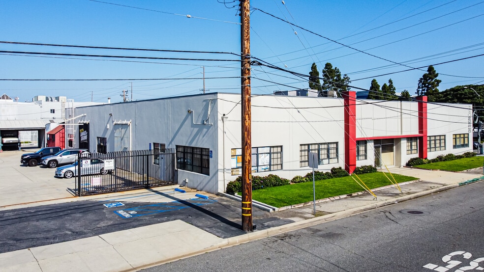More Photos Of 600 Lairport St, El Segundo Warehouse For Lease
