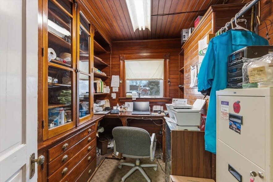 More Photos Of 32 Park Ave, Keene Office For Sale