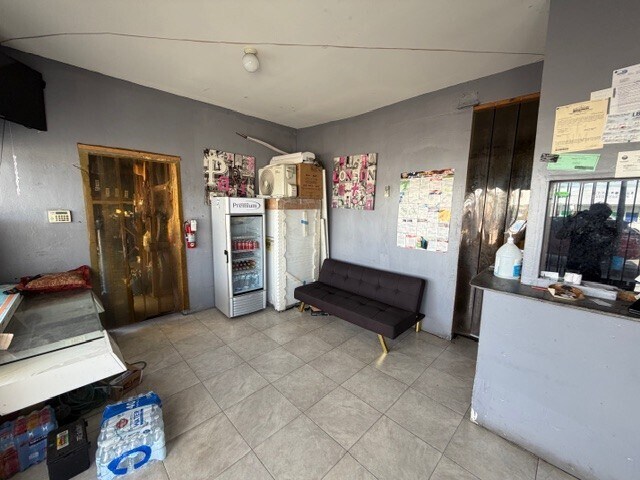 More Photos Of 12305 W Dixie Hwy, North Miami Auto Repair For Lease