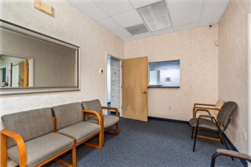 More Photos Of 7641 66th St N, Pinellas Park Medical For Sale