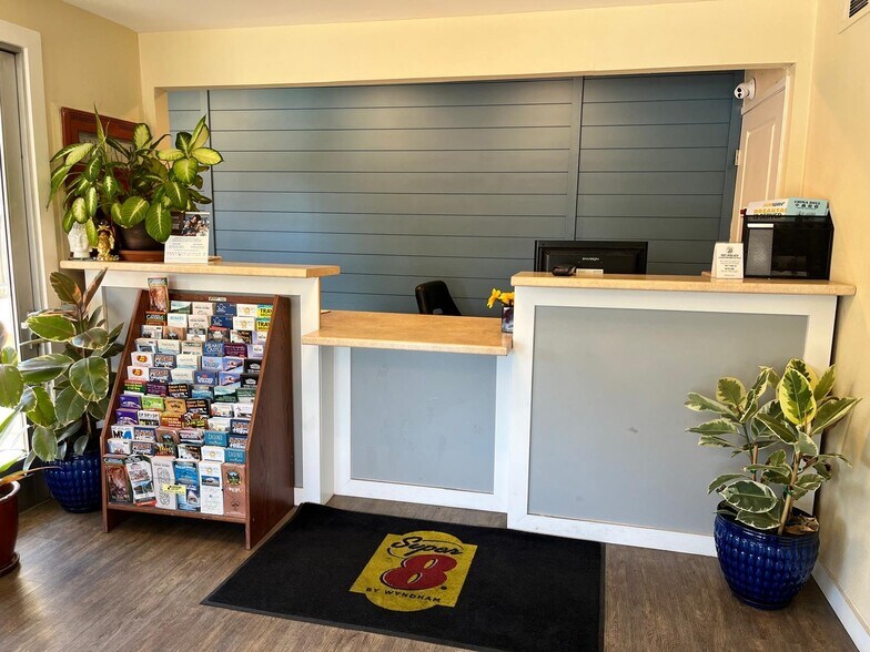 More Photos Of 30 Gilmore Rd, Red Bluff Hotel For Sale