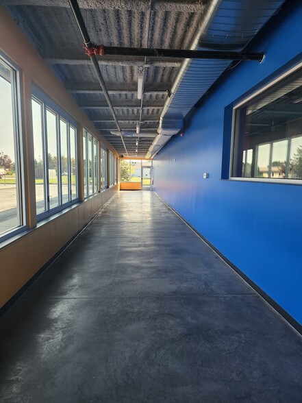 More Photos Of 8845 Gratiot Rd, Saginaw Freestanding For Sale