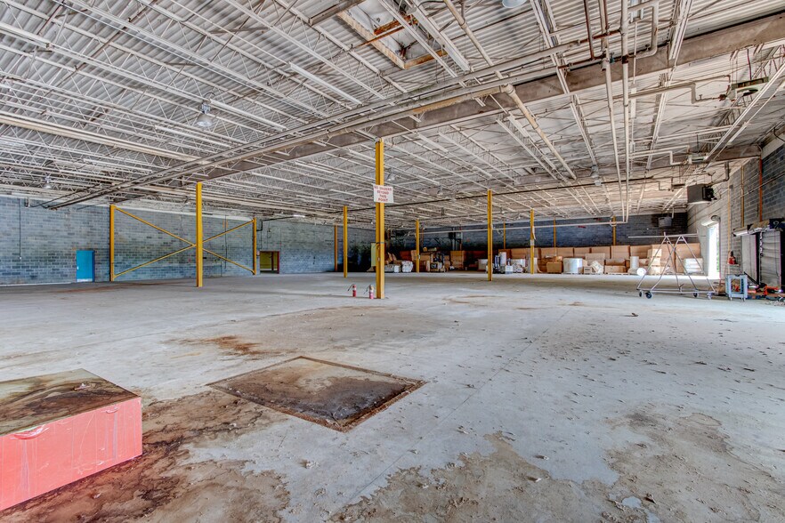More Photos Of 1664 Sharon Rd, Washington Warehouse For Sale