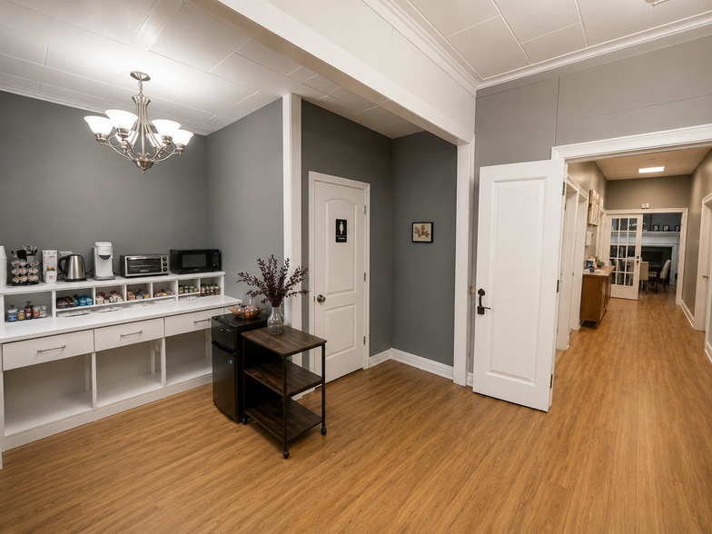 More Photos Of 240-242 Lincoln Pl, Westbury Office For Sale